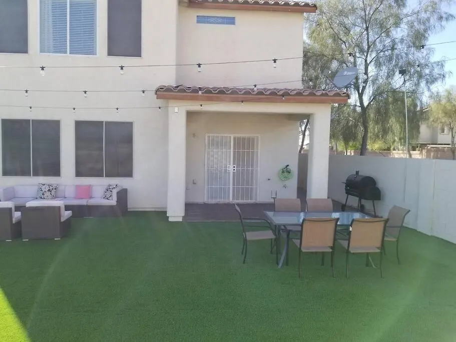Speedway 5 Min, Strip 15 Min. Mtn/Train Views Villa Las Vegas Semesterbostad